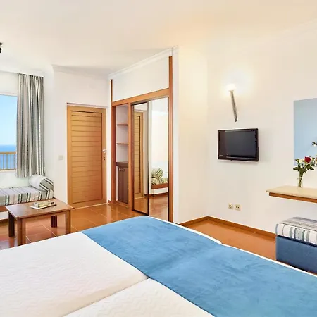 Baia Cristal & 4* Карвоейру