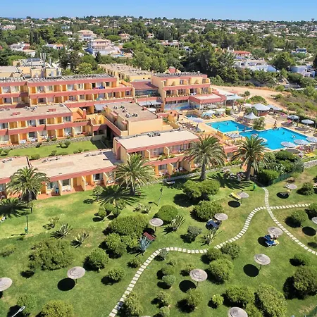 Отель Baia Cristal & 4*