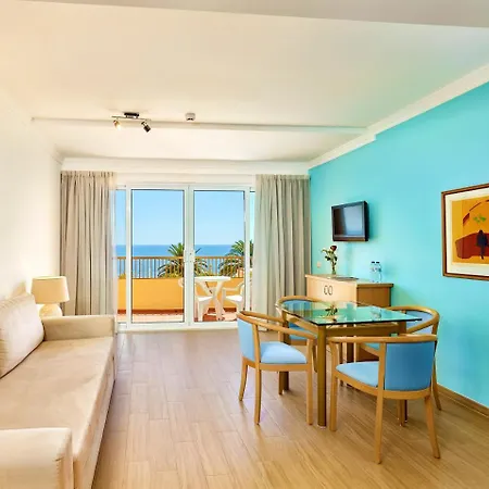 Отель Baia Cristal & 4*