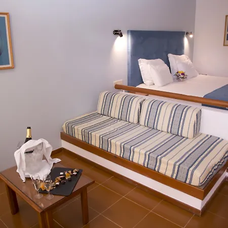 Hotell Baia Cristal & 4*