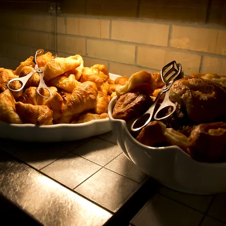 Baia Cristal & Hotell Carvoeiro (Lagoa)